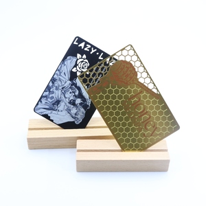 Vàng đen kim loại thẻ tín dụng phun cát <span class=keywords><strong>EMV</strong></span> <span class=keywords><strong>chip</strong></span> 4422 4428 Laser khắc Kim Loại trống kinh doanh Thẻ Vàng - Product Image 1