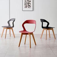 Chaise de restaurant nordique, mobilier de salle à manger, siège en plastique, chaise de loisirs en plastique, chaises de salle à manger avec pieds en bois