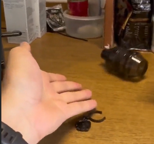 Perfume Intenso Inspirado en Oriente Medio 2025 para Hombres y Mujeres, Fragancia Audaz de <span class=keywords><strong>Granada</strong></span> y Bomba, Aroma Amaderado y Especiado, Colonia - Product Image 2