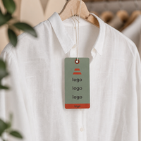 Étiquette suspendue personnalisée en papier recyclé écologique pour vêtements, avec logo, dorure à chaud et vernis sélectif UV, pour marque de vêtements