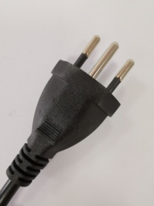 Câble d'alimentation homologué SEV pour prise à 3 broches vers connecteur IEC C5 pour ordinateur, marque XUANSHI, longueur 2 m, indice de protection IP20, noir, 10 A - Product Image 3