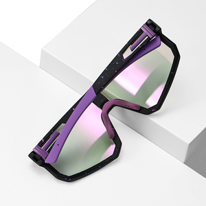 <span class=keywords><strong>Lunettes</strong></span> <span class=keywords><strong>de</strong></span> <span class=keywords><strong>soleil</strong></span> <span class=keywords><strong>photochromiques</strong></span> surdimensionnées personnalisées pour hommes et femmes, <span class=keywords><strong>lunettes</strong></span> <span class=keywords><strong>de</strong></span> baseball, course à pied, golf, cyclisme, changement <span class=keywords><strong>de</strong></span> couleur, <span class=keywords><strong>lunettes</strong></span> <span class=keywords><strong>de</strong></span> <span class=keywords><strong>soleil</strong></span> <span class=keywords><strong>de</strong></span> sport - Product Image 3