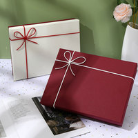 Boîte cadeau rectangulaire en carton haut de gamme en gros, personnalisable pour mariages, cadeaux d'affaires, avec ruban et nœud, emballage rigide pour présents