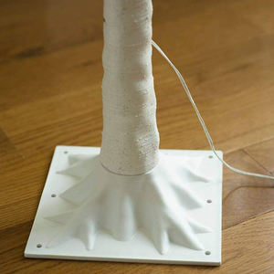 Árbol LED exterior con efecto de ramas nevadas, iluminado y decorativo, ideal para crear ambientes festivos y realzar espacios al aire libre. - Product Image 2