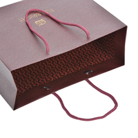 Sac en papier kraft personnalisé OEM avec poignée en corde et logo - Emballage écologique avec pelliculage mat pour le shopping et les cadeaux (vente en gros)