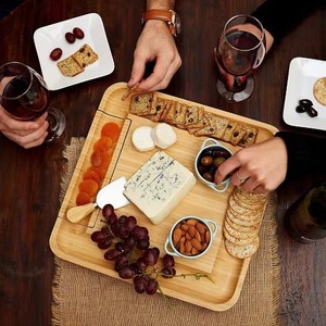Planche à fromage en bambou, grande, carrée, style rustique, pour servir fromages et charcuteries, durable, lavage à la main uniquement - Product Image 1