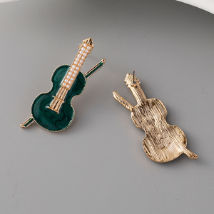 Pendientes Creativos de Perlas de Agua Dulce con Forma de Violín, Pendientes Colgantes de Violín con Esmalte Colorido para Mujer - Product Image 4