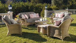 ชุดเฟอร์นิเจอร์ระเบียงบ้านสไตล์วินเทจ โซฟาพักผ่อนกลางแจ้ง โต๊ะกาแฟทรงรีหน้ากระจก พร้อมเก้าอี้หวายแบบหมุนได้ (ตัวเลือกเสริม) - Product Image 2