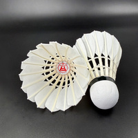 Volant de badminton SNOWPEAK T2 professionnel, durable, performance de vol stable A+, plumes de canard de quatrième qualité