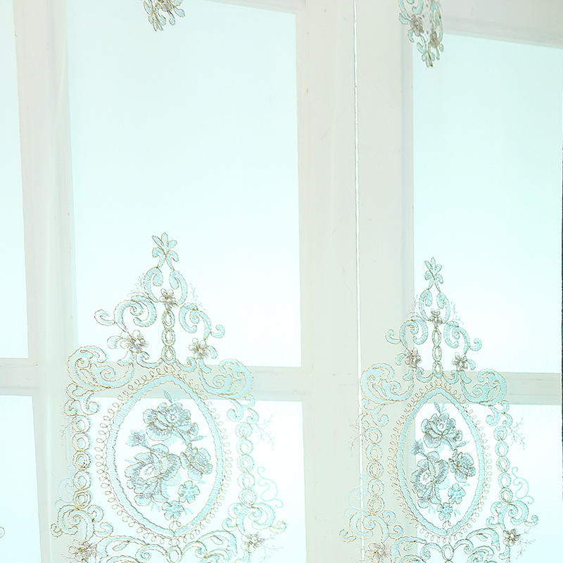 สีเทาเข้ม