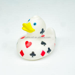 Canard de <span class=keywords><strong>bain</strong></span> en caoutchouc flottant HLC personnalisé avec logo, bleu et rose, pour bébé, cadeau promotionnel estival - Product Image 2