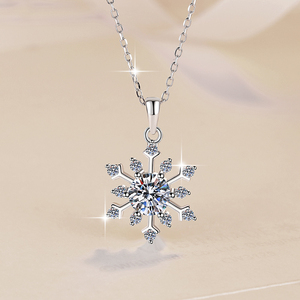 Joyería fina forma <span class=keywords><strong>de</strong></span> copo <span class=keywords><strong>de</strong></span> nieve 1Ct D <span class=keywords><strong>Color</strong></span> VVs1 Moissanite S925 plata esterlina encanto colgante collar regalo <span class=keywords><strong>de</strong></span> compromiso para mujeres - Product Image 4