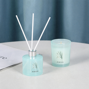 AIKUN – Ensemble cadeau diffuseur de parfum en verre et bougie en cire de soja faite à la main, écologique et de luxe, personnalisable en gros pour marque privée - Product Image 1