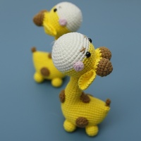 Girafe créative tricotée à la main, design de dessin animé au crochet en fil exquis, pendentif de sac frais et mignon, décoration pour adulte Yiwu