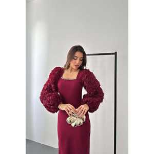 Robe de soirée longue en satin bordeaux pour femmes en gros, manches florales, robe de bal, belles fleurs, tailles XS à XL disponibles - Product Image 3