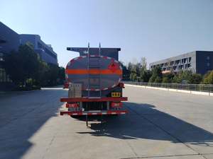 Camión Cisterna Jiefang NUEVO Usado, 15001-30000L, 4x2, Diésel, 150-250hp, Transmisión Manual, Precio de Fábrica, para Transporte de Agua, Aceite y Combustible, en Stock - Product Image 2