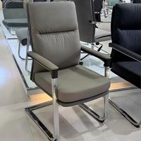 Chaise de réception économique à dossier haut, chaise de bureau exécutive à base renforcée, chaise d'invité rembourrée en cuir pour cabinet d'avocats