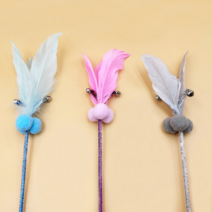Bâton de chatonnière pour chat avec plumes et clochette, jouet durable à long manche pour l'auto-entretenissement et le soulagement de l'ennui des animaux de compagnie - Product Image 3