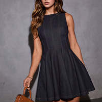 Robe longue d'été plissée sans manches à col rond pour femme