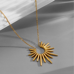 Cadena de clavícula abierta de acero de titanio Retro americano europeo nueva moda collar con colgante de girasol creativo geométrico - Product Image 1