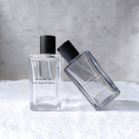 OEM Flacon de parfum personnalisé de 30ml 50ml 100ml rectangulaire vintage portable vaporisateur vide de 50ml en verre avec couvercle en plastique