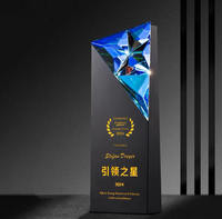 Fabricant en gros Trophée de marbre de cristal arc-en-ciel avec MH-N232 de base en cristal bleu clair noir