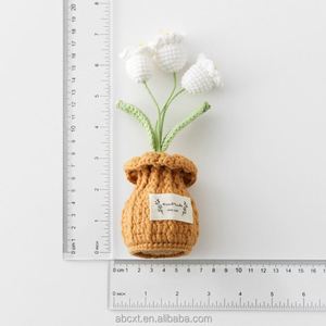 Ornement de maison fini, fleurs de lys en crochet tricotées à la main, plantes en pot - Product Image 6