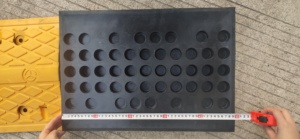 Vente en gros usine : Rabattable de vitesse industriel en caoutchouc jaune-noir, carré standard, pour la sécurité routière - Product Image 4