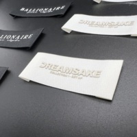 Étiquettes en silicone 3D personnalisées, étiquettes tissées de luxe, étiquettes lavées avec logo de marque pour vêtements, robes, chapeaux, pantalons, chaussures, chaussettes, sacs