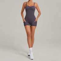 Combinaison de sport pour femme, style short, à bretelles halter, effet push-up fessier, froncée, coupe ajustée, respirante et anti-transpiration