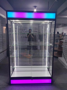 Vitrine en verre éclairée par LED RGB moderne pour boutique de tabac - Product Image 3