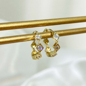 Wholesale Bulk in Stock Rhombus Bezel Shape Setting Round Cz 18K Gold Plated <b>Huggie</b> Hoop Earring for Women - Product Image 3