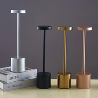Lampe de table LED à intensité variable avec batterie rechargeable USB, design moderne en métal décoratif, pour la lecture, la chambre à coucher, les salons
