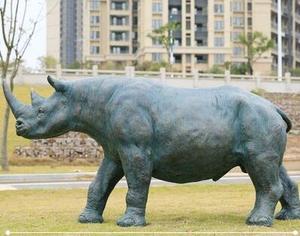 Sculpture de <span class=keywords><strong>rhinocéros</strong></span> en bronze grandeur nature Statue de famille de <span class=keywords><strong>rhinocéros</strong></span> en métal poli - Product Image 5