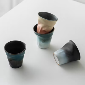 Tasse à café en céramique plissée faite à la main, structure modelée à la main, logo personnalisé créatif transfrontalier pour usage quotidien à la maison ou au bureau - Product Image 4