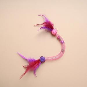 Giocattolo per Gatti con Corda Elastica, Pallina con Erba Gatta e Piume, per Gattini e Piccoli Animali, Prodotti per Animali Domestici - Product Image 1