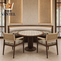 Ensemble de mobilier moderne pour hôtels et restaurants, banquettes sur mesure, tables et chaises pour projets hôteliers