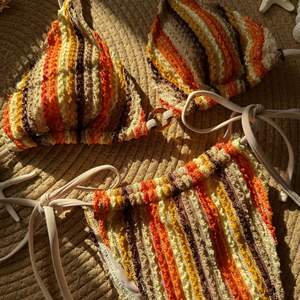 Nouveau <span class=keywords><strong>maillot</strong></span> <span class=keywords><strong>de</strong></span> <span class=keywords><strong>bain</strong></span> bikini <span class=keywords><strong>2</strong></span> <span class=keywords><strong>pièces</strong></span> européen et américain, jacquard à rayures, col licou, sexy, avec cordon <span class=keywords><strong>de</strong></span> serrage et bandage, couleurs assorties - Product Image 4