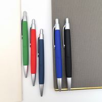 Pulpen Hadiah Promosi Lapisan Semprot Warna-warni Logo Kustom Tombol Tekan Bisnis Hotel Konferensi