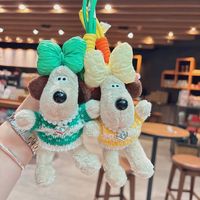 Porte-clés de sac ou de voiture en peluche Lady Boss Pug, mignon et tendance, emballé individuellement, petit accessoire, options de cadeaux en gros