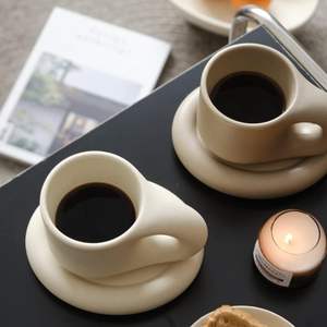 Taza de café de cerámica nórdica con asa, juego de taza y platillo bonitos para oficina y hogar, para té y leche - Product Image 4