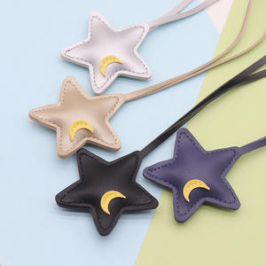 พวงกุญแจหนังสำหรับกระเป๋า <span class=keywords><strong>Goodnight</strong></span> Stars <span class=keywords><strong>Moon</strong></span> Light พวงกุญแจรูปพระจันทร์และดวงดาว 3 มิติ จี้ห้อยกระเป๋าหนัง PU อุปกรณ์ตกแต่งกระเป๋าแฟชั่น - Product Image 2