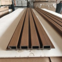 WPC buitengevelbekleding panelen, gegroefd design, 100% waterdicht, UV-bestendig, geschikt voor gebruik in magazijnen en sportscholen