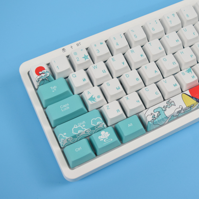 Hot Selling RGB Translucent Mechanical Gaming Keyboard 65% Mini Custom USB New Desktop with Programmable Keys
