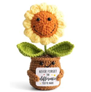 Décoration d'intérieur moderne en crochet de fil fait main, motif tournesol, pour femmes, idéale pour les cadeaux de retraite, de départ, de Noël ou de remerciement - Product Image 1