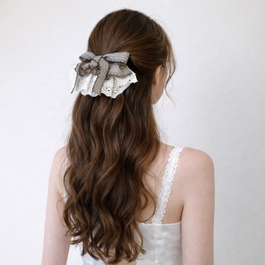 <span class=keywords><strong>Barrette</strong></span> élégante en dentelle avec nœud et volants, pinces à <span class=keywords><strong>cheveux</strong></span> pour femmes, design original, pince banane, accessoires de mode pour <span class=keywords><strong>cheveux</strong></span>, vente en gros - Product Image 4