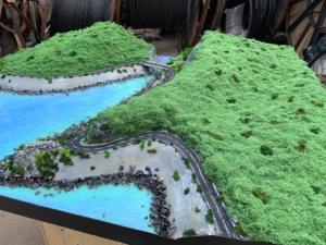 Diorama 3D personnalisé <span class=keywords><strong>Le</strong></span> <span class=keywords><strong>Morne</strong></span> <span class=keywords><strong>Maurice</strong></span>, Modè<span class=keywords><strong>le</strong></span> réaliste de paysage montagneux et océanique, Artisanat de paysage OEM/ODM haute précision 140*100cm - Product Image 3