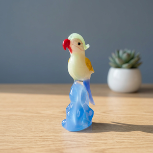 Figurine de perroquet en verre artisanal, sculpture animale en cristal bleu, décoration de table, design contemporain, décoration de salon, 1 pièce - Product Image 3