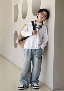 Nouveau <span class=keywords><strong>jean</strong></span> ample à jambe large et <span class=keywords><strong>taille</strong></span> mi-haute en coton imprimé abstrait pour garçons, idéal pour le printemps et l'automne – Vêtements pour enfants (OEM/ODM) - Product Image 4
