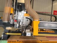 Machine de travail du bois CNC à changement d'outil automatique personnalisé pour la découpe, le perçage, le fraisage et la gravure de panneaux et de meubles